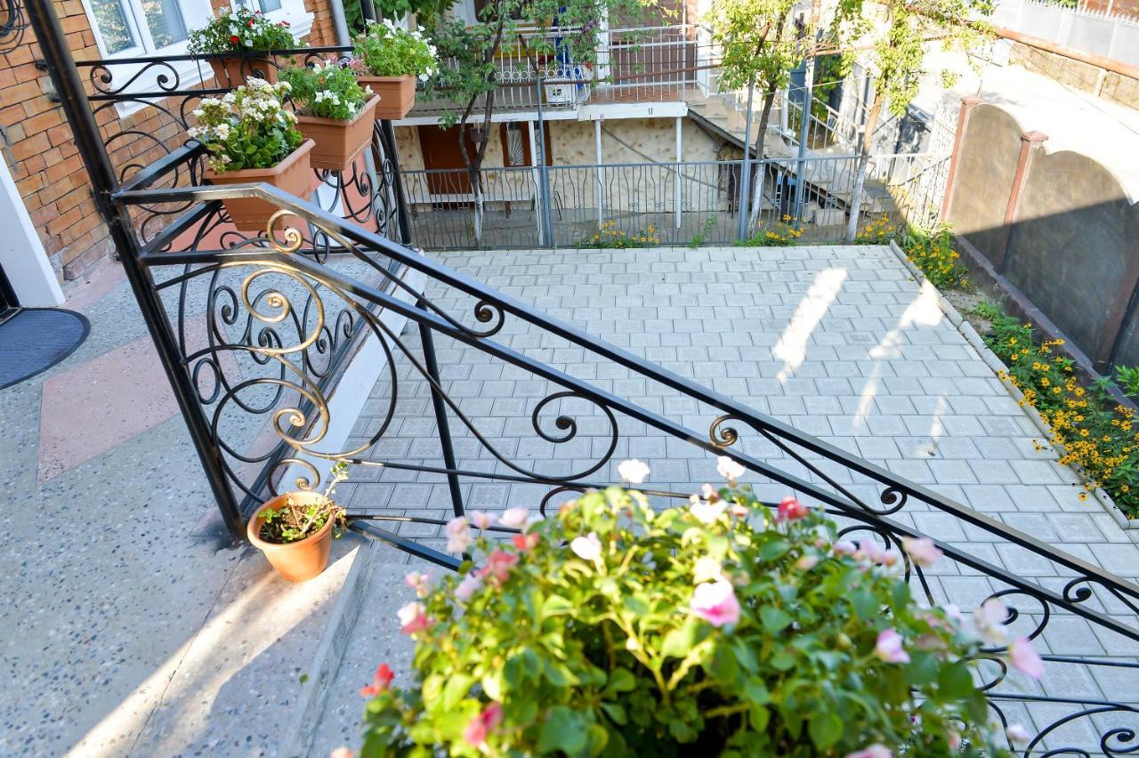 Guest House Mizandari Koutaïssi Extérieur photo